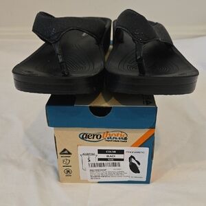Aerothotic Women's Black Thong Sandals